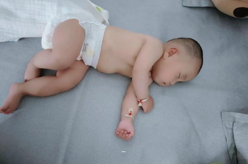 深圳宝宝多大可以坐着